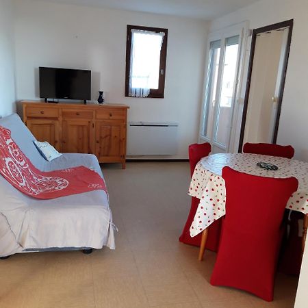 Appt 2 Ou 4 Personnes Avec Piscine, Tennis Et Parking Prive Fleury  Exterior foto