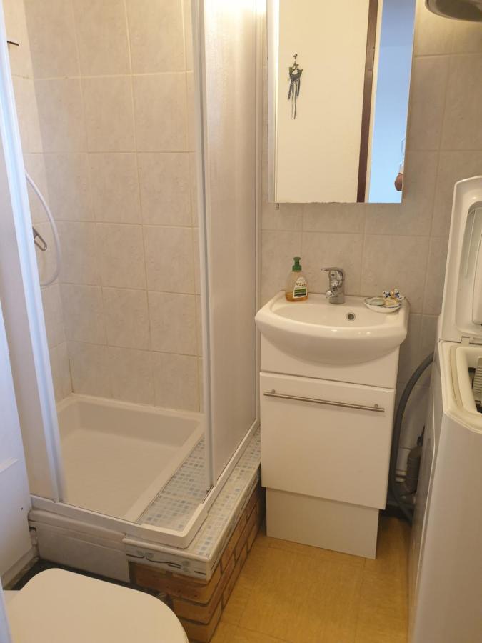 Appt 2 Ou 4 Personnes Avec Piscine, Tennis Et Parking Prive Fleury  Exterior foto