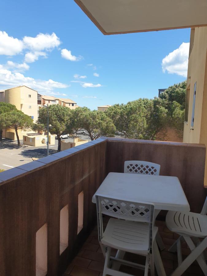 Appt 2 Ou 4 Personnes Avec Piscine, Tennis Et Parking Prive Fleury  Exterior foto